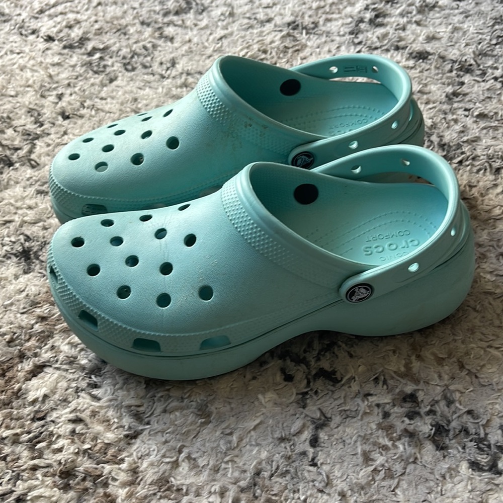 Gently used platform Crocs (10 M)